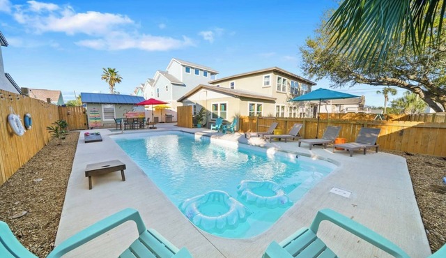 Nautical Rose: Private Pool, HotTub, FirePits,16+