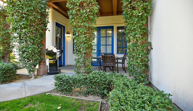 Near Pool! Luxurious 1-Bedroom Villa near Clubhouse, Pet Friendly! - (L12)