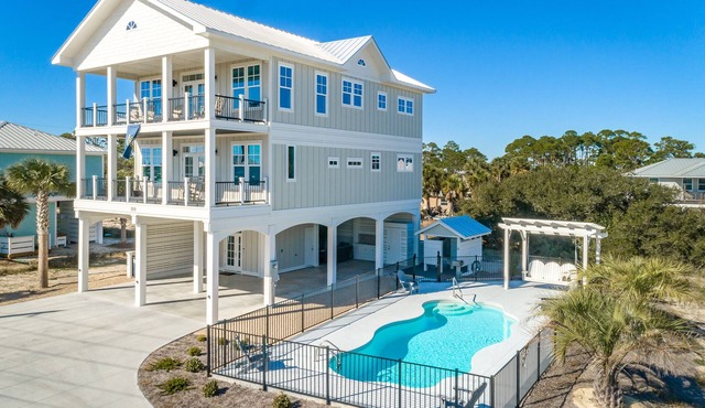 NEW 3 BR 4.4 Bath Heated Pool plus Elevator