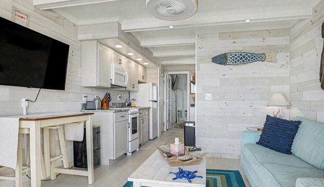 'Newly Remodeled' - Beautiful beach themed Oceanfront Condo on Crescent Beach