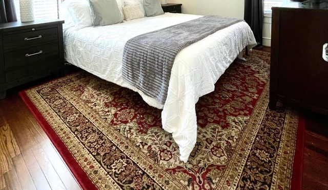 Newly Updated - Charming & Stylish Apartment Home in Dilworth