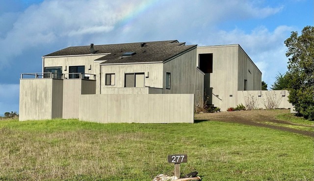 Ocean meadow home, great views, hot tub, EV charger, shared pools