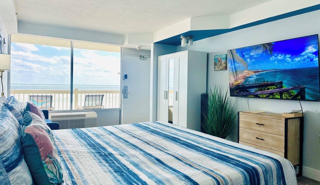OceanFrontStudio: balcony kitchen beachWiFi