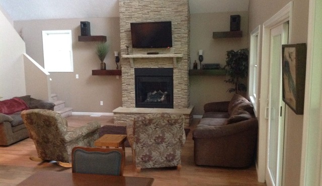 Open Aug 10-26 with 3 night minimum!