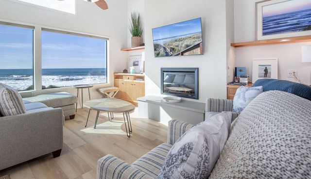 Pajaro Dunes Resort: Top Floor 2 Bedroom Condo with Great Ocean Views!
