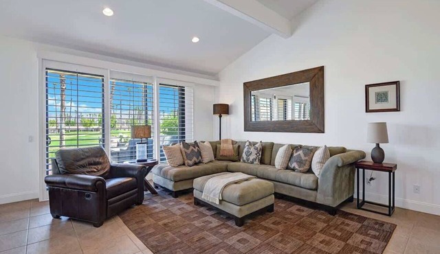Pet-friendly Palm Valley condo|Views|BBQ|Pool|Spa