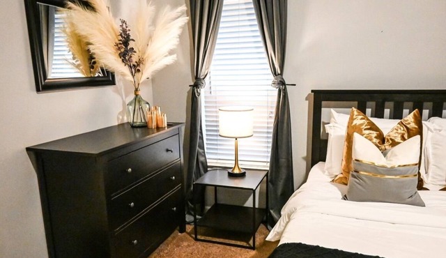 PLUSH - Entire Condo - Uptown Charlotte
