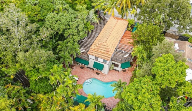 Pool/2k SQFT/ Pet friendly/10 ppl