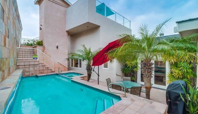 Pool, hot tub, ocean views + rooftop w/ocean view