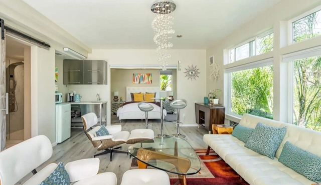 Private Suite w/Views – Near SF & Wine Country
