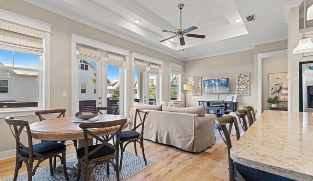 Prominence on 30A - Rayburn House - Golf Cart, 4 Bikes, Pools, and The Big Chill