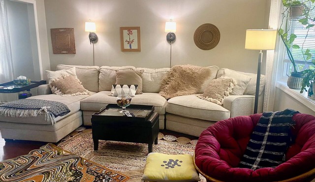 Quiet garden 2-bedroom townhome near Matthews/Mint Hill