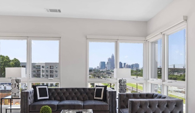 Reluxme | 2BR Apt in NoDa, Queen Beds, City Views
