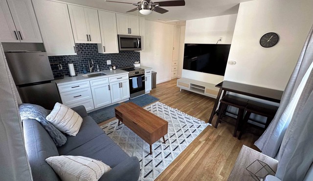 Renovated 1 Bedroom Private Guesthouse Near SDSU Central San Diego