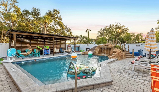 Resort Heated Pool · Sleeps 10 · 15 Min to Beach