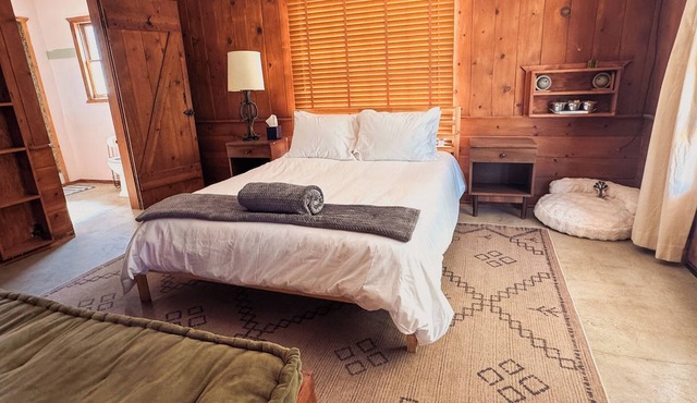 Room 1 Family Suite - Downtown Joshua Tree
