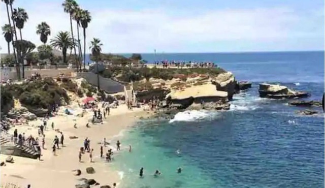 San Diego 3 bedroom townhome , close to UTC, shores and major attractions