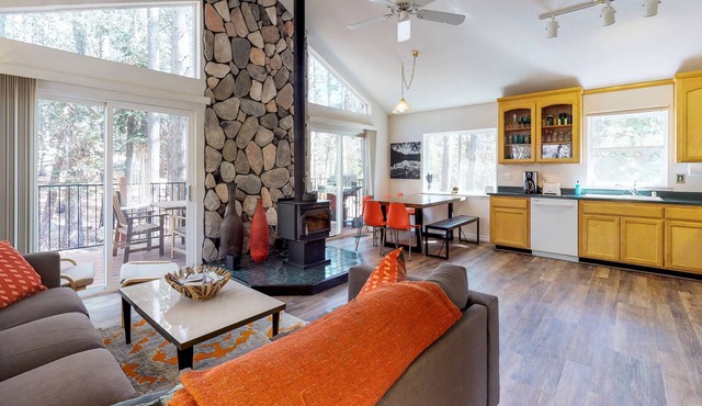Serene cabin with wood stove, private W/D, and wood fireplace - walk to lake