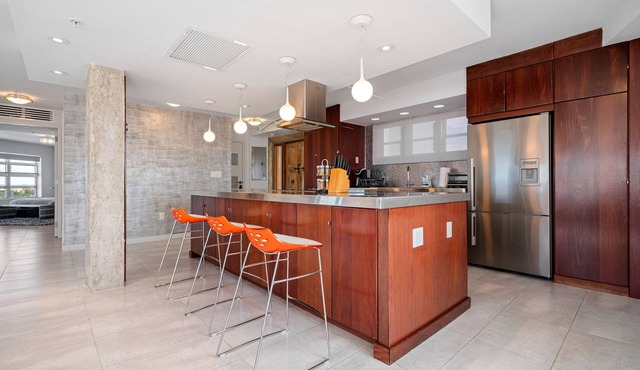 SkyLoft Penthouse in South Beach - 3000 sq. ft. of Rooftop Patio - Very Private