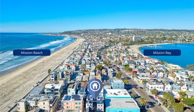 Sleeps 20 Walk to Beach 2 Side-by-Side Homes