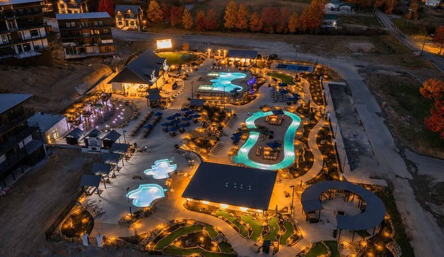 Sleeps 22 + Indoor Pool + FREE Waterpark Access + Theater + Game Room + Hot Tub