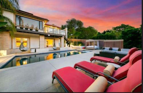 Spacious 5BD Ocean Views Pool Jacuzzi