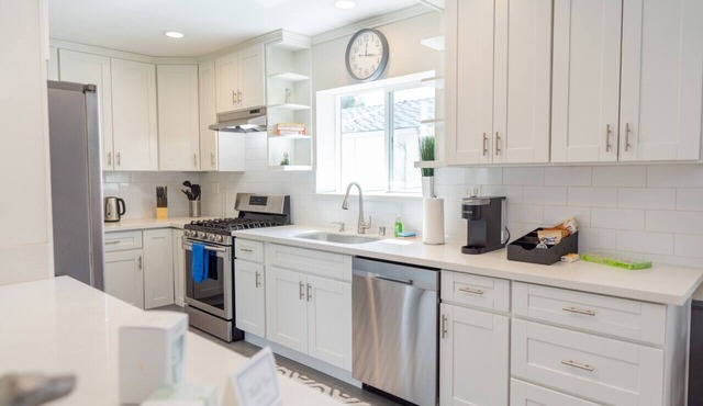 SPACIOUS SHERMAN OAKS HOME: 3BR w/FENCED BACKYARD, GARAGE & EV CHARGER p73