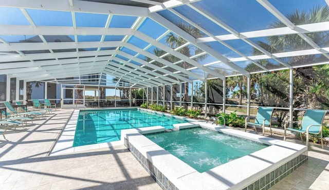 SunScape & SeaScape: Beachfront, 2 Kitchens, Elevator, Pool/Spa, Pet-Friendly