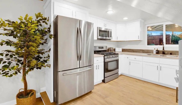 Sunset Paradise: Heated Pool/Hot Tub/Playground/Pizza Oven/BBQ/Firepit/NO TAX