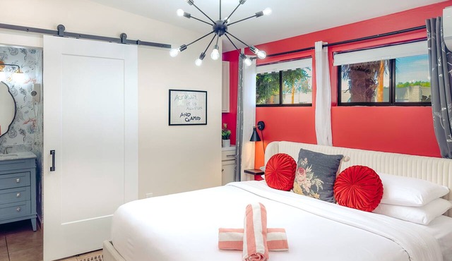 The Edie Suite · Palm Springs Pool & Hot Tub