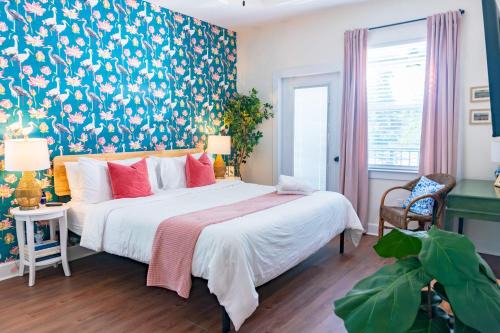 The Lotus Suite Newly Built Upscale Central