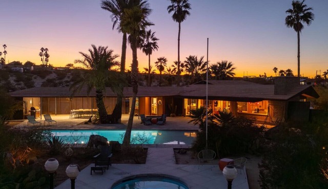 The Wheelhouse: Mid-Century Art Retreat with Pool