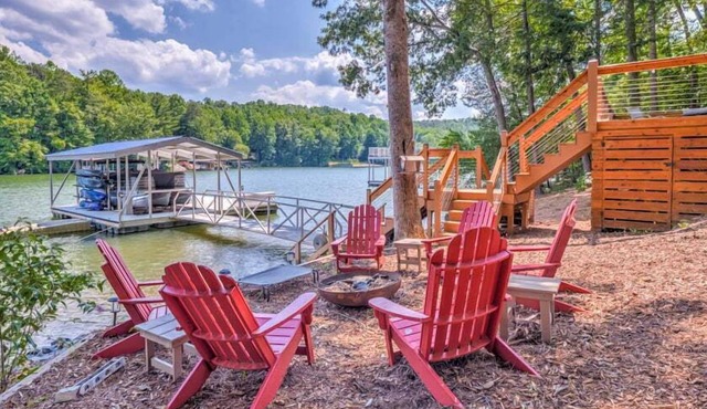 Treehouse on the Lake - Pet Friendly | Private Dock | Lake Nottely