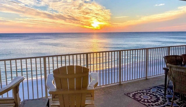 Updated luxury oceanfront - spacious sunset deck