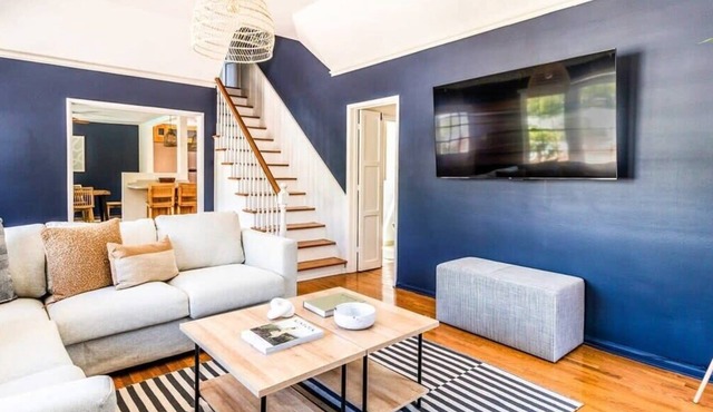 Urban cottage with big pool and great location