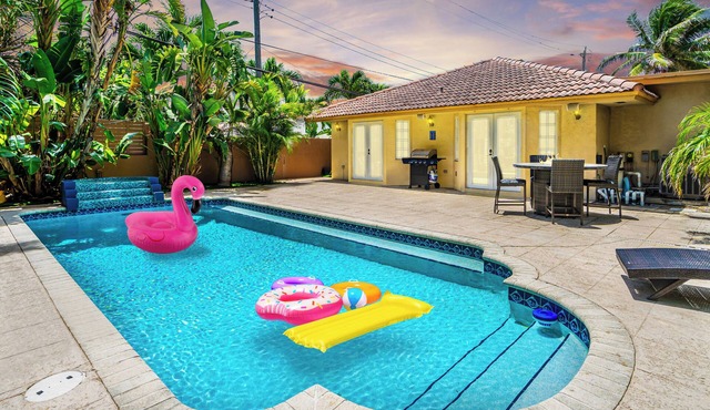 Ventur Vintage Beach House with Luxury Pool
