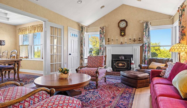 Vineyard Estate & Water Tower | Hot Tub | Views