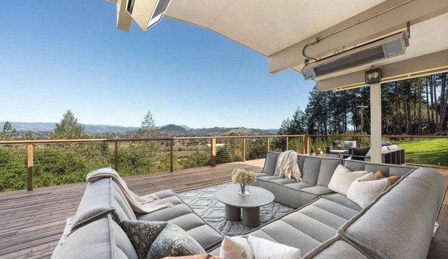 Vista Breathtaking View Estate, 5 min to Healdsburg Square, Sleeps 12, Pool, Spa