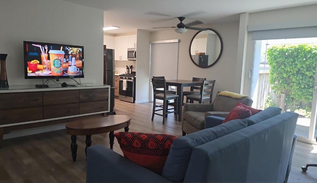 West LA Boutique Apartments Minutes from the Coast