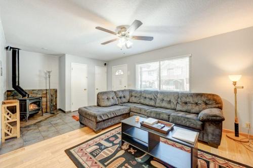 Wonderful year-round escape near skiing & lake with pool hot tub & deck