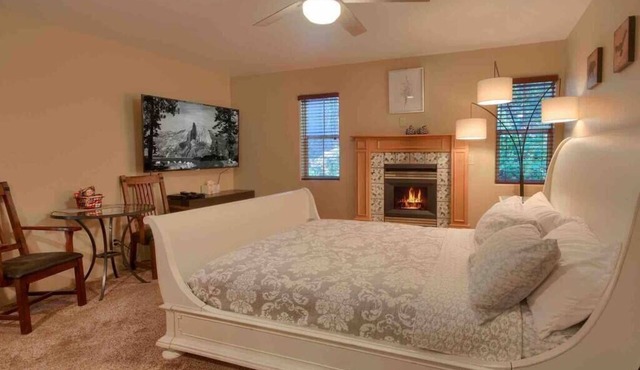 YoBee! Heart of Yosemite. Homey Studio. Reservations + Breakfast included ~U1