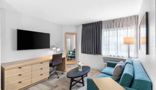 Your Home Away From Home! Short Drive to McKinney Falls State Park, Pet-Friendly