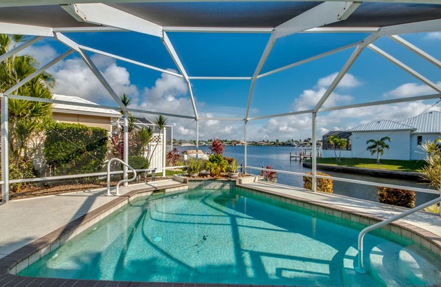 Roelens Vacations - Villa La Vista - Cape Coral