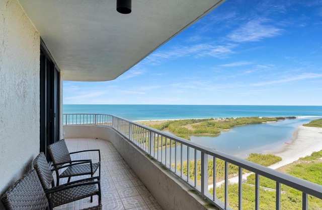 Stunning Beachfront Penthouse on 19th Floor I Desirable Front Unit