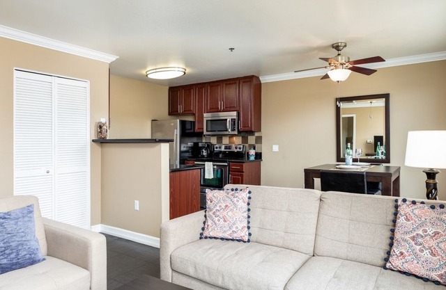Stylish 1BD in Little Italy good for longer stays