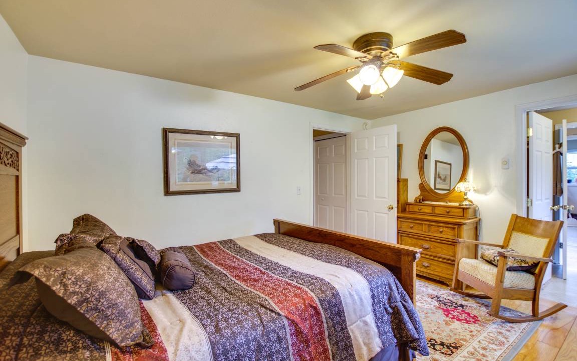 Photo of Bedroom in Gold Bar