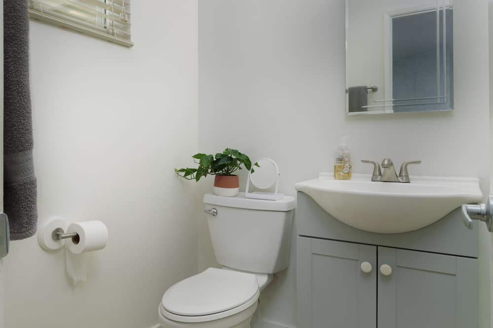 Photo of Bathroom in Canyon Country