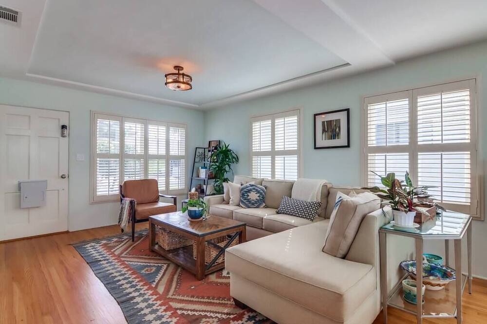 Photo of Bedroom in Bay Park