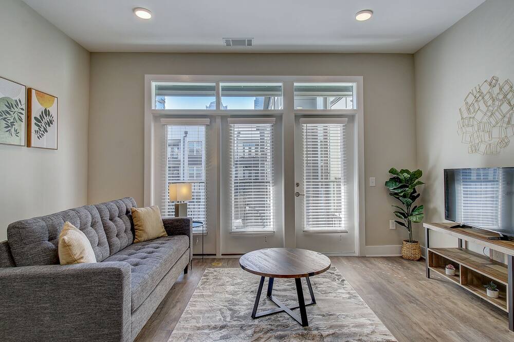 Photo of Livingroom in Third Ward