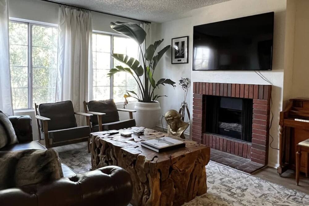 Photo of Livingroom in Lake Balboa